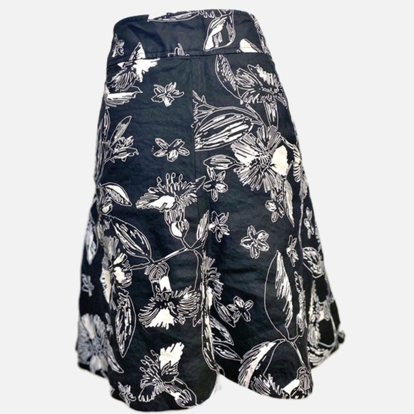 Merona Women's black & white, floral, flare skirt - Picture 2 of 7